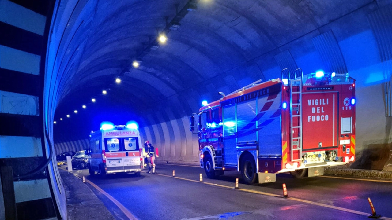 L'incidente si è verificato nella galleria del Monte Barro (Archivio) L'incidente si è verificato nella galleria del Monte Barro (Archivio)