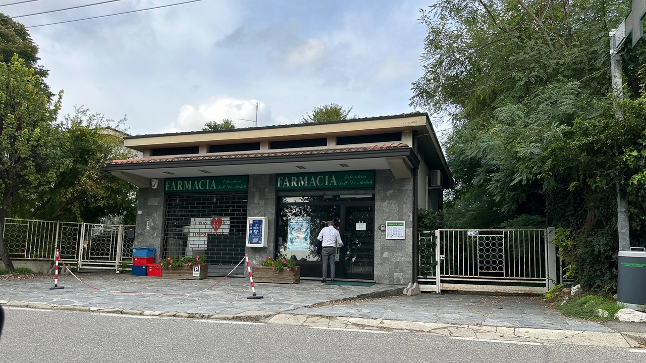 La farmacia presa di mira La farmacia presa di mira