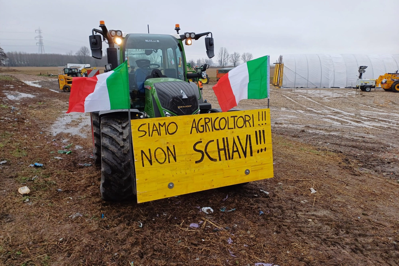 La rabbia di chi lavora anche 15 ore al giorno e vede i suoi guadagni ridursi anno dopo anno