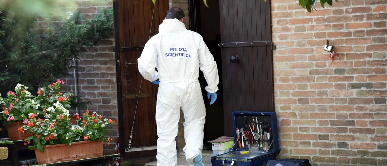 Varese: svaligiata villa in viale Borri, i ladri si tagliano e lasciano una traccia di sangue