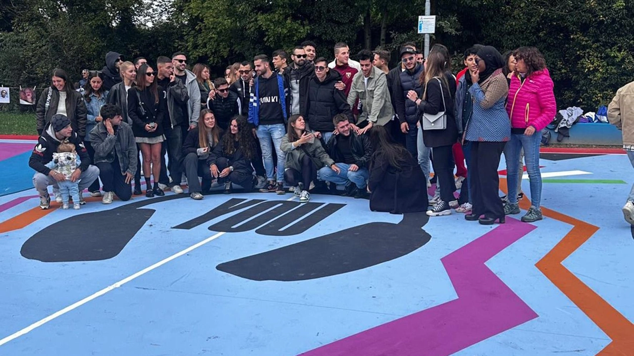 Il campo realizzato grazie a una raccolta di fondi organizzata dagli amici del 24enne scomparso e da Officine Samovar Il campo realizzato grazie a una raccolta di fondi organizzata dagli amici del 24enne scomparso e da Officine Samovar