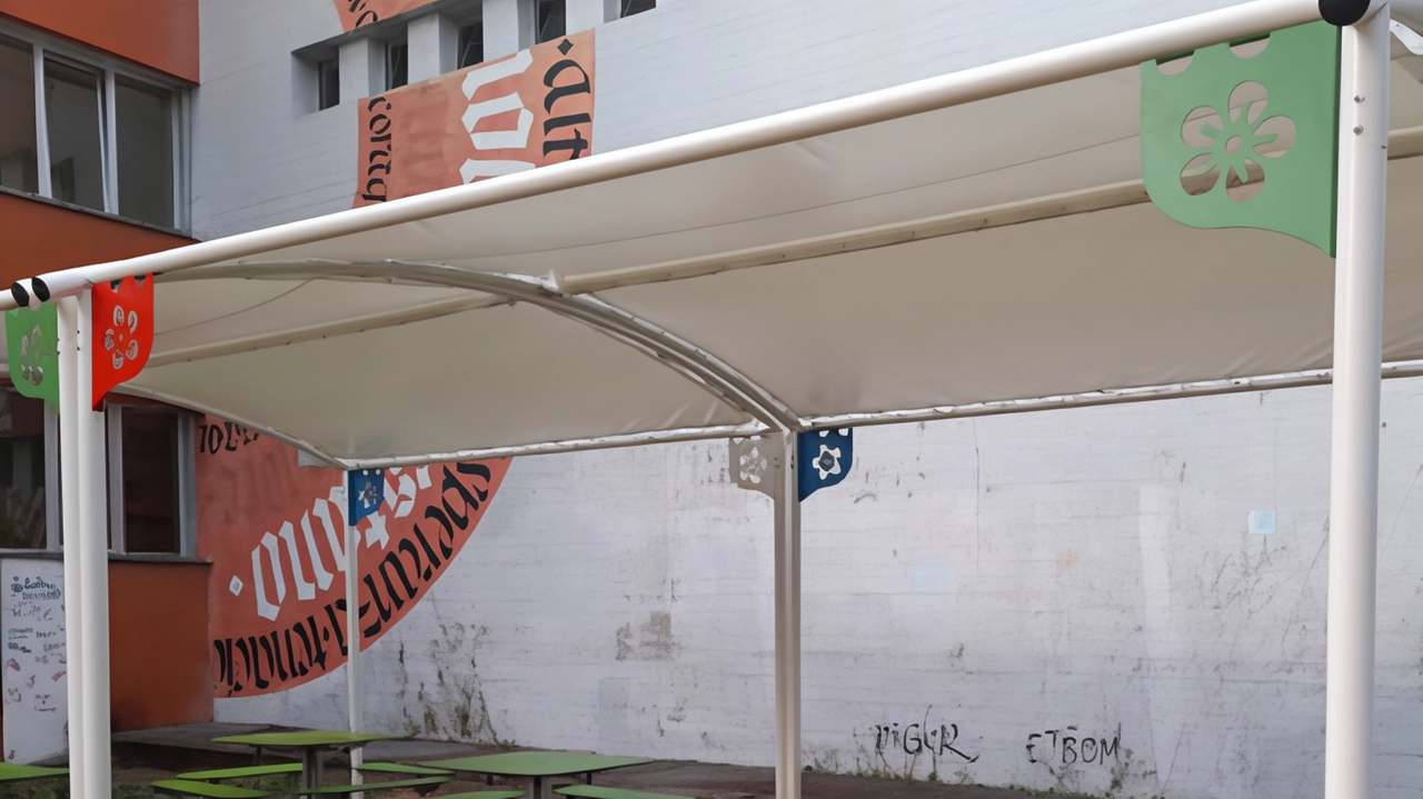 Cassina de’ Pecchi, la richiesta degli studenti al Comune e la raccolta di fondi. L’area esterna è dotata di tettoie e sedute per lezioni all’aperto e laboratori . . Cassina de’ Pecchi, la richiesta degli studenti al Comune e la raccolta di fondi. L’area esterna è dotata di tettoie e sedute per lezioni all’aperto e laboratori . .