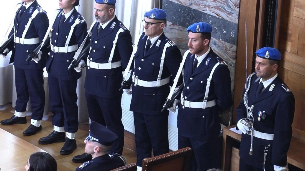 La cerimonia si è tenuta nella sala del Consiglio provinciale di Sondrio Nel 2024 l’attività della polizia penitenziaria ha visto 95 ingressi e 62 scarcerazioni