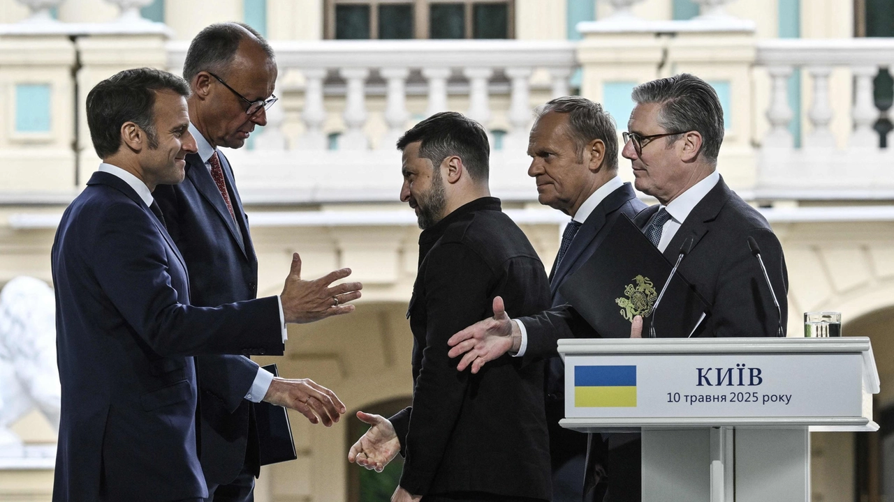 Zelensky: “Concordato con leader Ue cessate il fuoco da lunedì. Piano in 4 punti, Trump d'accordo”. Cremlino: “Valuteremo proposta”