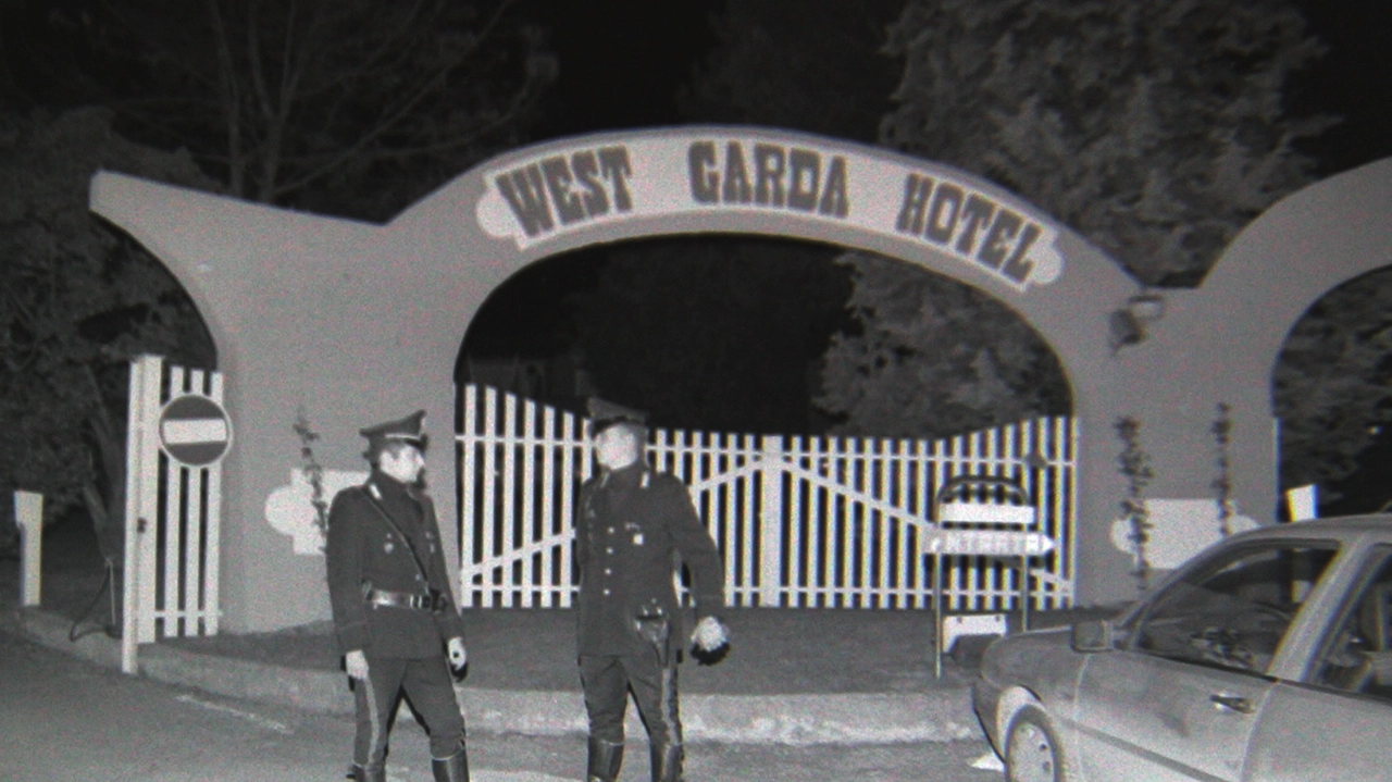 La sera del 21 maggio 1997 fu ucciso Carlo Mortili nel parcheggio dell’hotel West Garda di Pedenghe dopo una rapina degenerata La sera del 21 maggio 1997 fu ucciso Carlo Mortili nel parcheggio dell’hotel West Garda di Pedenghe dopo una rapina degenerata