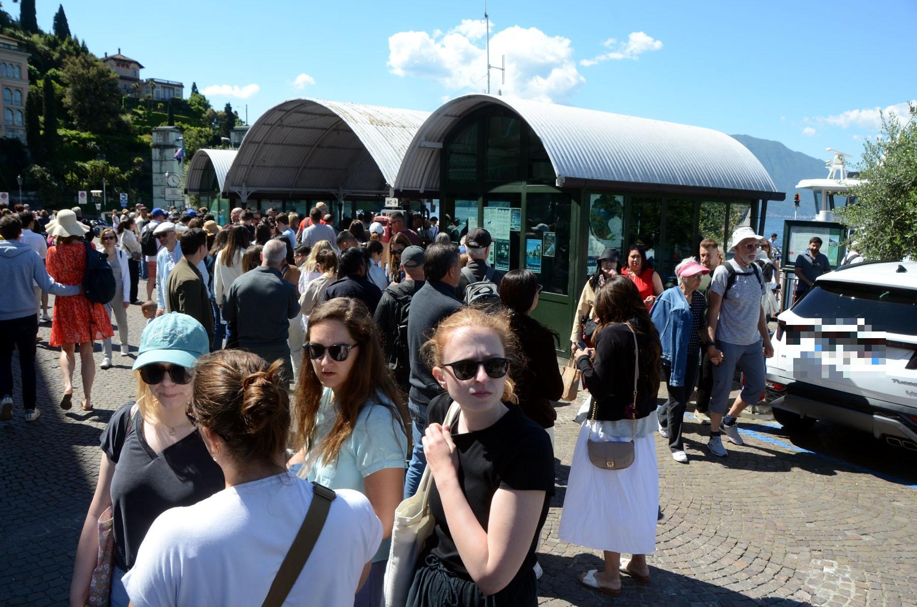 Turisti mordi e fuggi dimezzati (o quasi) a Varenna: tutta colpa (o merito) dei treni che non ci sono Turisti mordi e fuggi dimezzati (o quasi) a Varenna: tutta colpa (o merito) dei treni che non ci sono