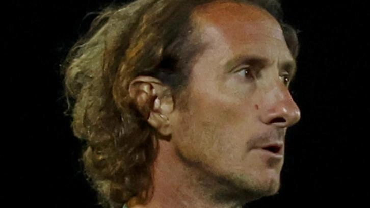 FeralpiSalò e Alcione pareggiano 1-1 a Salò, con Di Molfetta che segna su rigore. Alcione non sfrutta l'uomo in più e FeralpiSalò mantiene il terzo posto in Serie C. FeralpiSalò e Alcione pareggiano 1-1 a Salò, con Di Molfetta che segna su rigore. Alcione non sfrutta l'uomo in più e FeralpiSalò mantiene il terzo posto in Serie C.