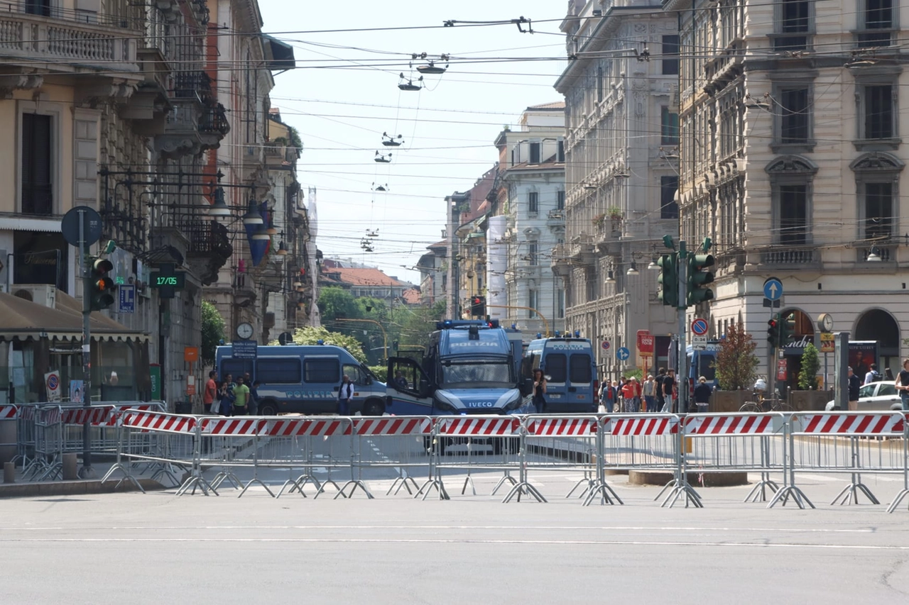 Transenne e forze dell'ordine schierate in città