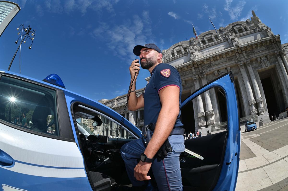 In cella i baby predoni del centro, via con l’orologio da 300mila euro: “Assoldati da un uomo in Centrale” In cella i baby predoni del centro, via con l’orologio da 300mila euro: “Assoldati da un uomo in Centrale”