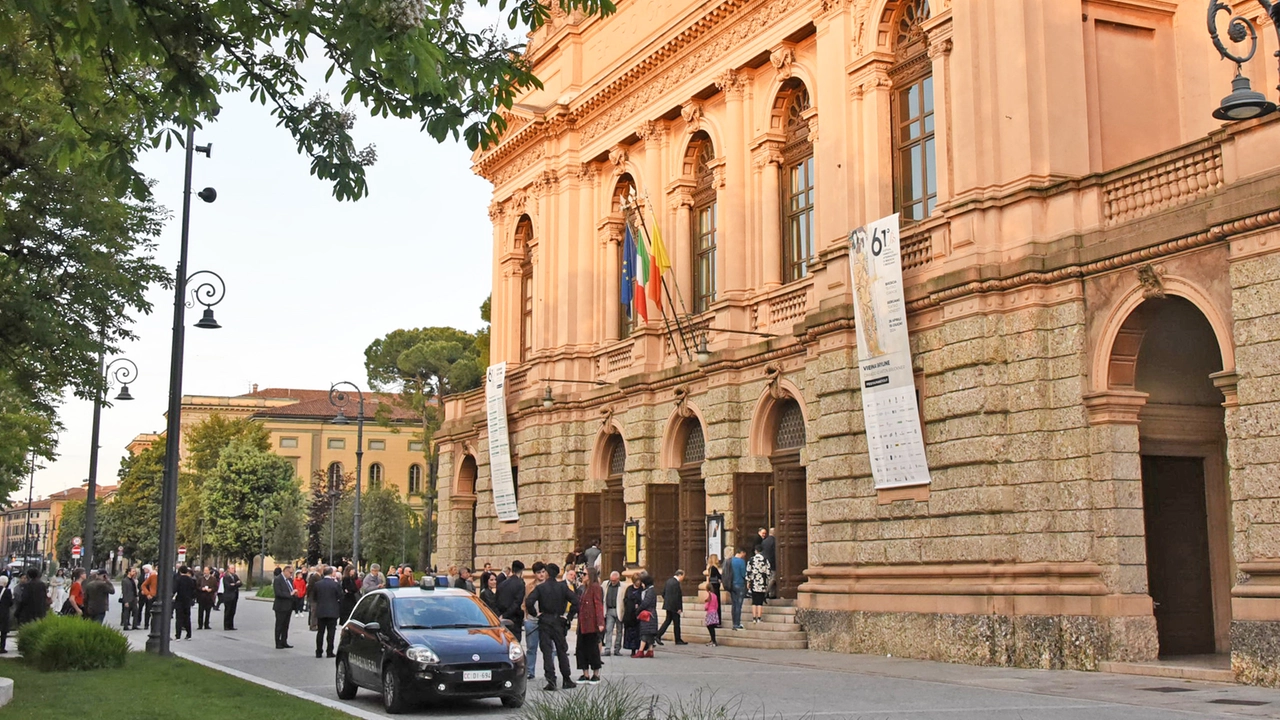 Furto al Teatro Donizetti di Bergamo Furto al Teatro Donizetti di Bergamo
