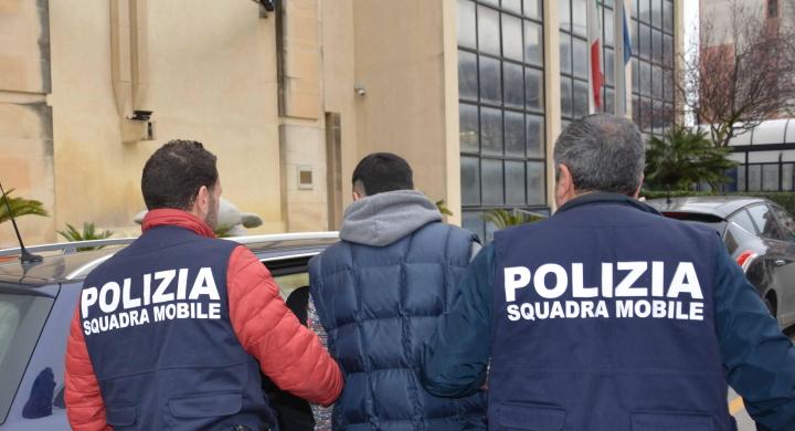Bizzarone, consegne di cocaina a domicilio con il suv a noleggio: arrestato Bizzarone, consegne di cocaina a domicilio con il suv a noleggio: arrestato