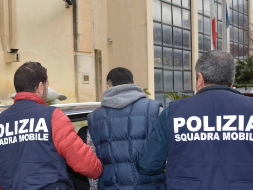 Arrestato dalla Squadra Mobile