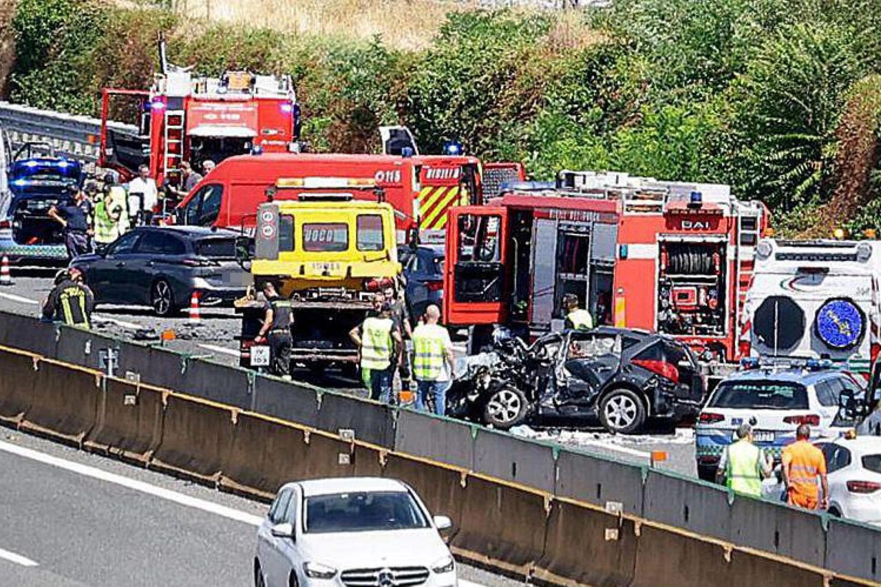 Un'immagine dei soccorsi sulla A4