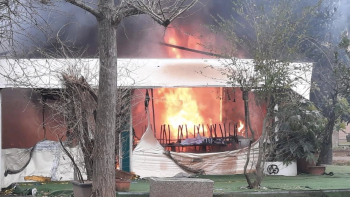 L’incendio scatenato con i petardi dai baby rapinatori il 4 gennaio a Monza