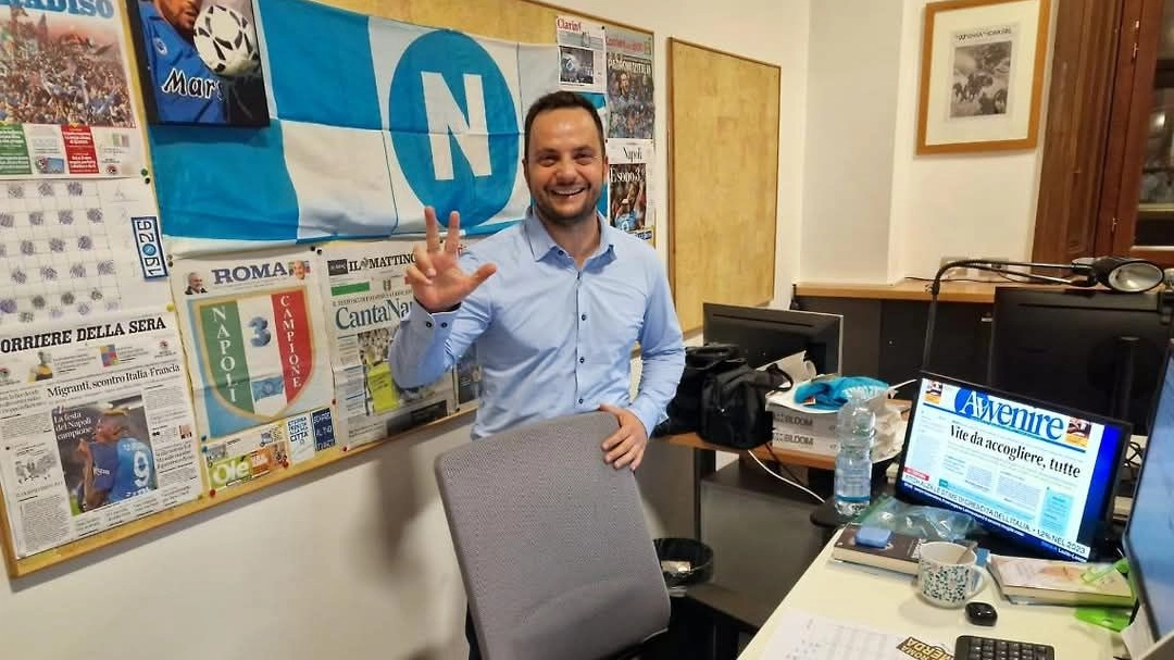 Claudio Postiglione nella redazione del Corriere: il Napoli la sua grande passione Claudio Postiglione nella redazione del Corriere: il Napoli la sua grande passione