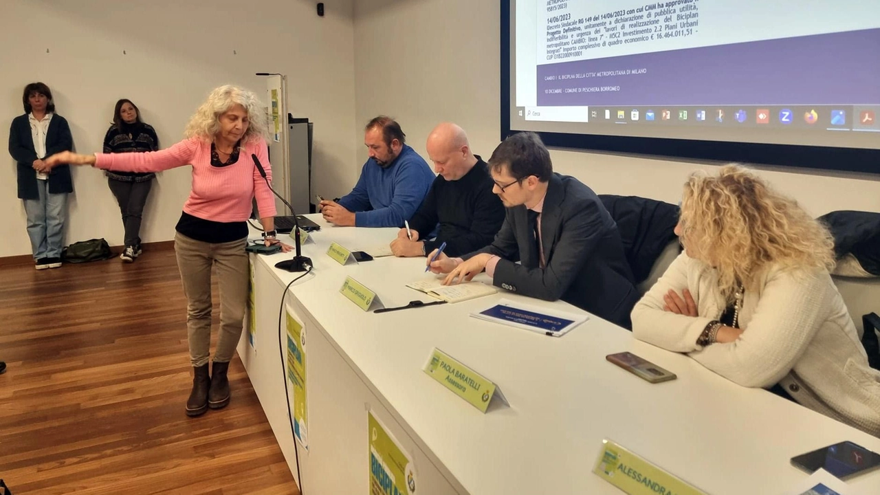 L’assemblea organizzata per presentare ai cittadini la Radiale 7 del progetto Cambio Biciplan realizzato con i fondi del Pnrr L’assemblea organizzata per presentare ai cittadini la Radiale 7 del progetto Cambio Biciplan realizzato con i fondi del Pnrr