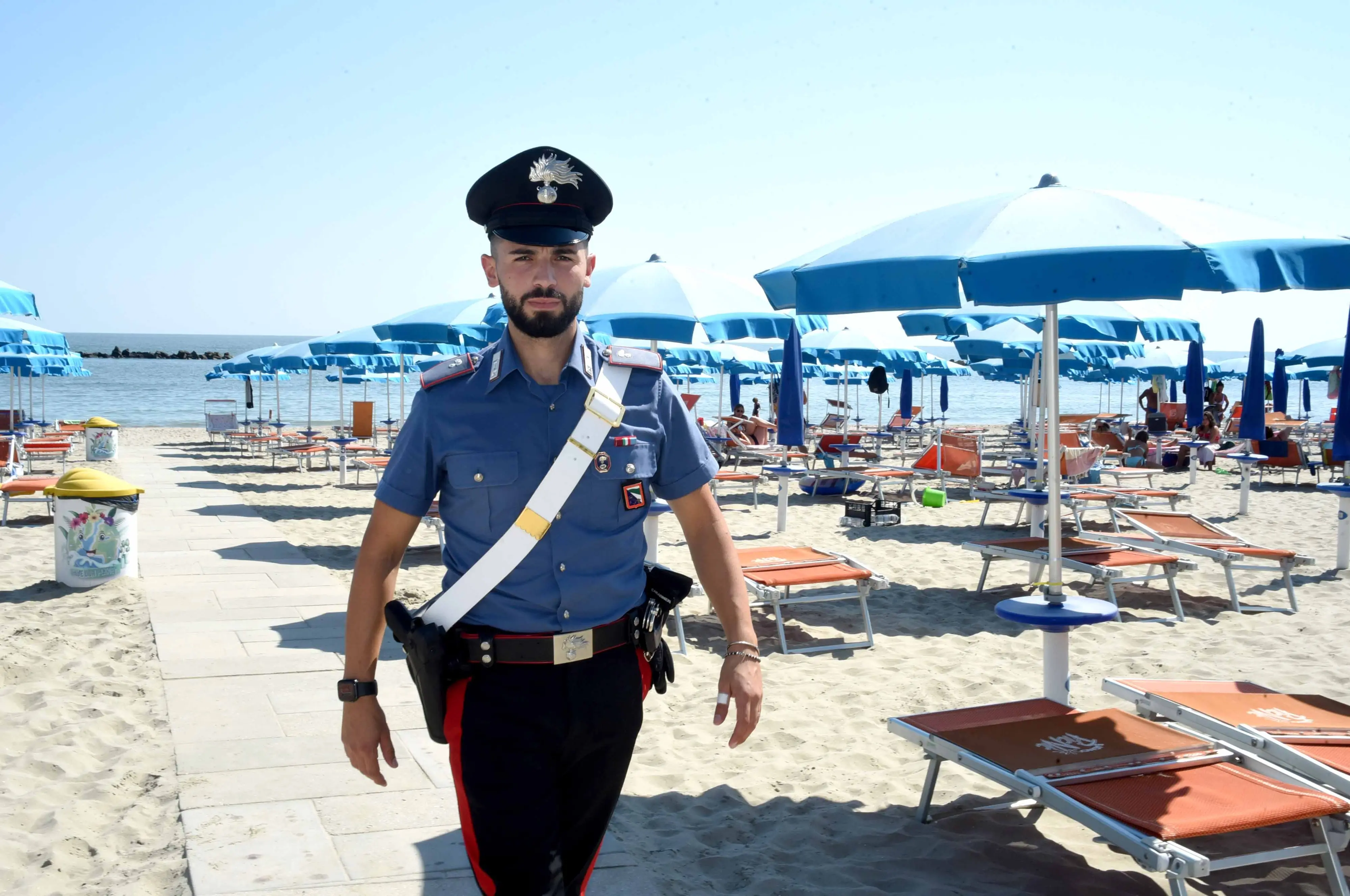 Incastrato dalla maglia del Napoli: poco prima aveva rapinato 4 ragazzi in spiaggia a Riccione