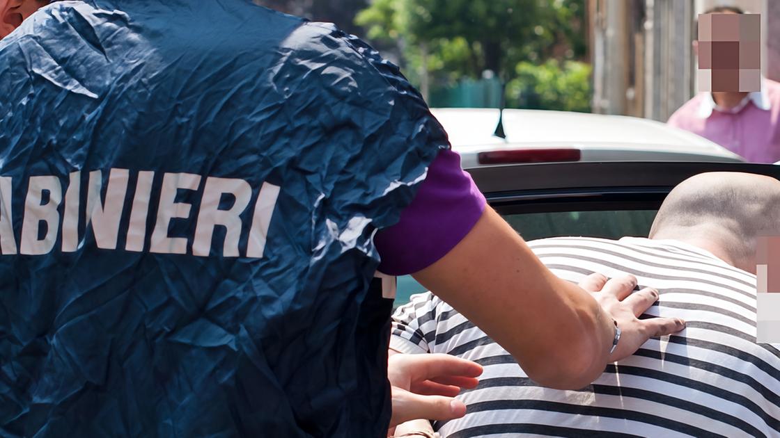 Catturato ladro seriale. Irrompeva con i tombini