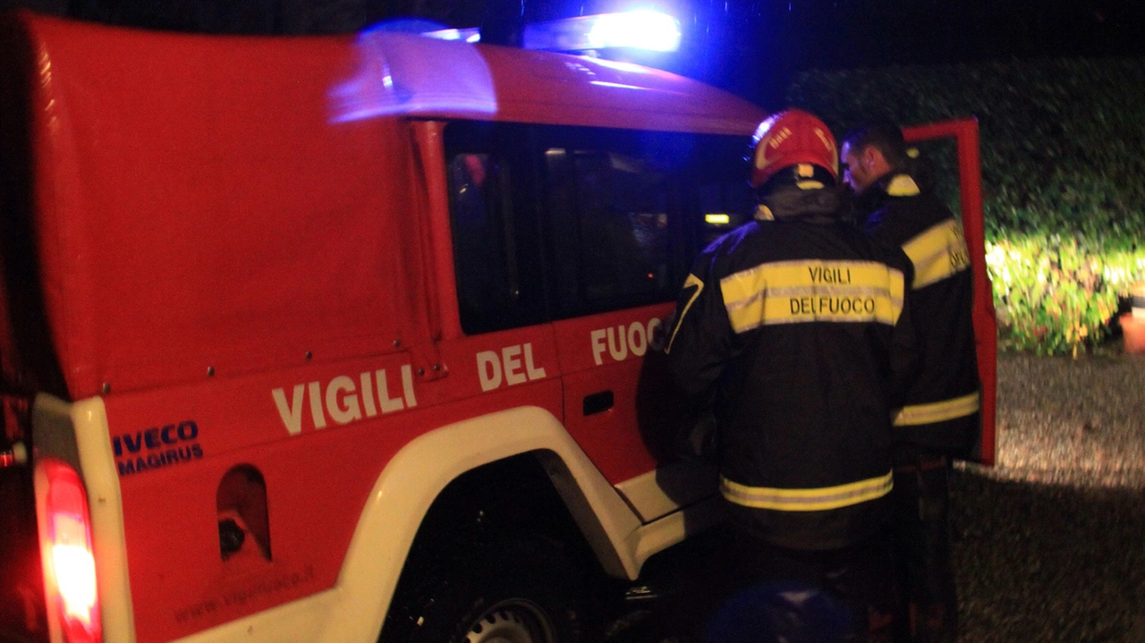 Vigili del fuoco (foto d'archivio) Vigili del fuoco (foto d'archivio)