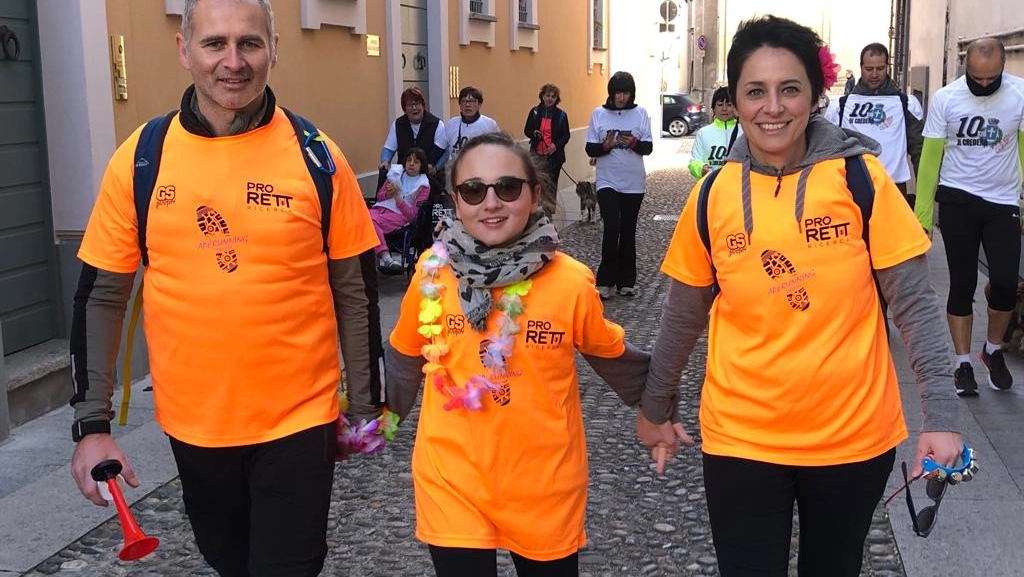 Letizia oggi ha 13 anni: la regressione dovuta alla sindrome di Rett nel suo caso è iniziata quando aveva quattro anni In genere si manifesta già all’età di 18 mesi Letizia oggi ha 13 anni: la regressione dovuta alla sindrome di Rett nel suo caso è iniziata quando aveva quattro anni In genere si manifesta già all’età di 18 mesi