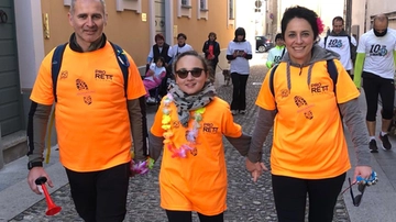 Letizia, 13 anni e la sindrome di Rett (che colpisce una bambina su 10mila): “Non esiste un farmaco, la speranza è nella ricerca”