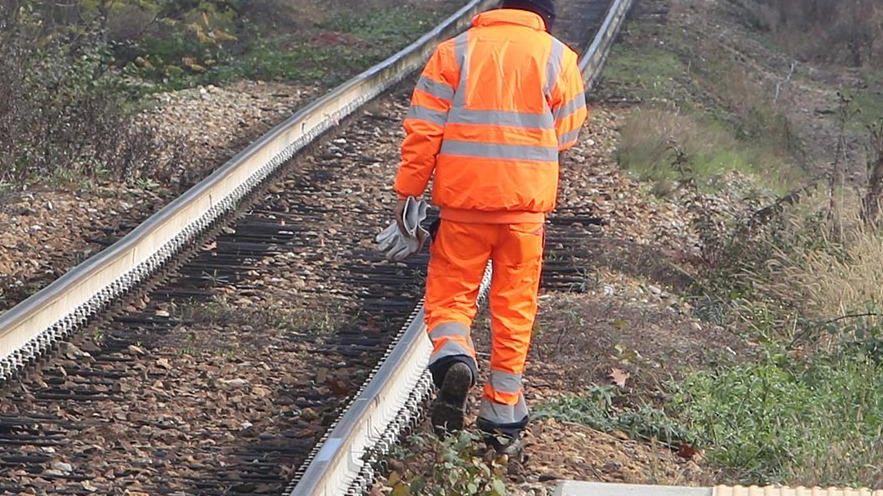A Cesano Maderno, Seveso e Meda è in corso un importante intervento di adeguamento della rete ferroviaria per migliorare la circolazione e la sicurezza, con un investimento di 69 milioni di euro e conclusione prevista entro il 2026. A Cesano Maderno, Seveso e Meda è in corso un importante intervento di adeguamento della rete ferroviaria per migliorare la circolazione e la sicurezza, con un investimento di 69 milioni di euro e conclusione prevista entro il 2026.