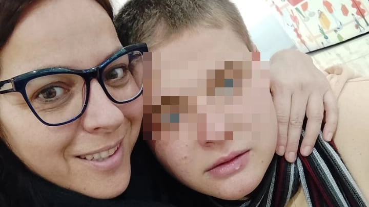 Erika Cazzaniga insieme al figlio Daniel, 16 anni, con gravissima disabilità Erika Cazzaniga insieme al figlio Daniel, 16 anni, con gravissima disabilità