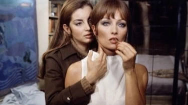 Stéphane Audran e Jacqueline Sassard in una scena di “Les biches“ (Le cerbiatte) capolavoro del 1968 di Calude Chabrol in programma lunedì prossimo Stéphane Audran e Jacqueline Sassard in una scena di “Les biches“ (Le cerbiatte) capolavoro del 1968 di Calude Chabrol in programma lunedì prossimo