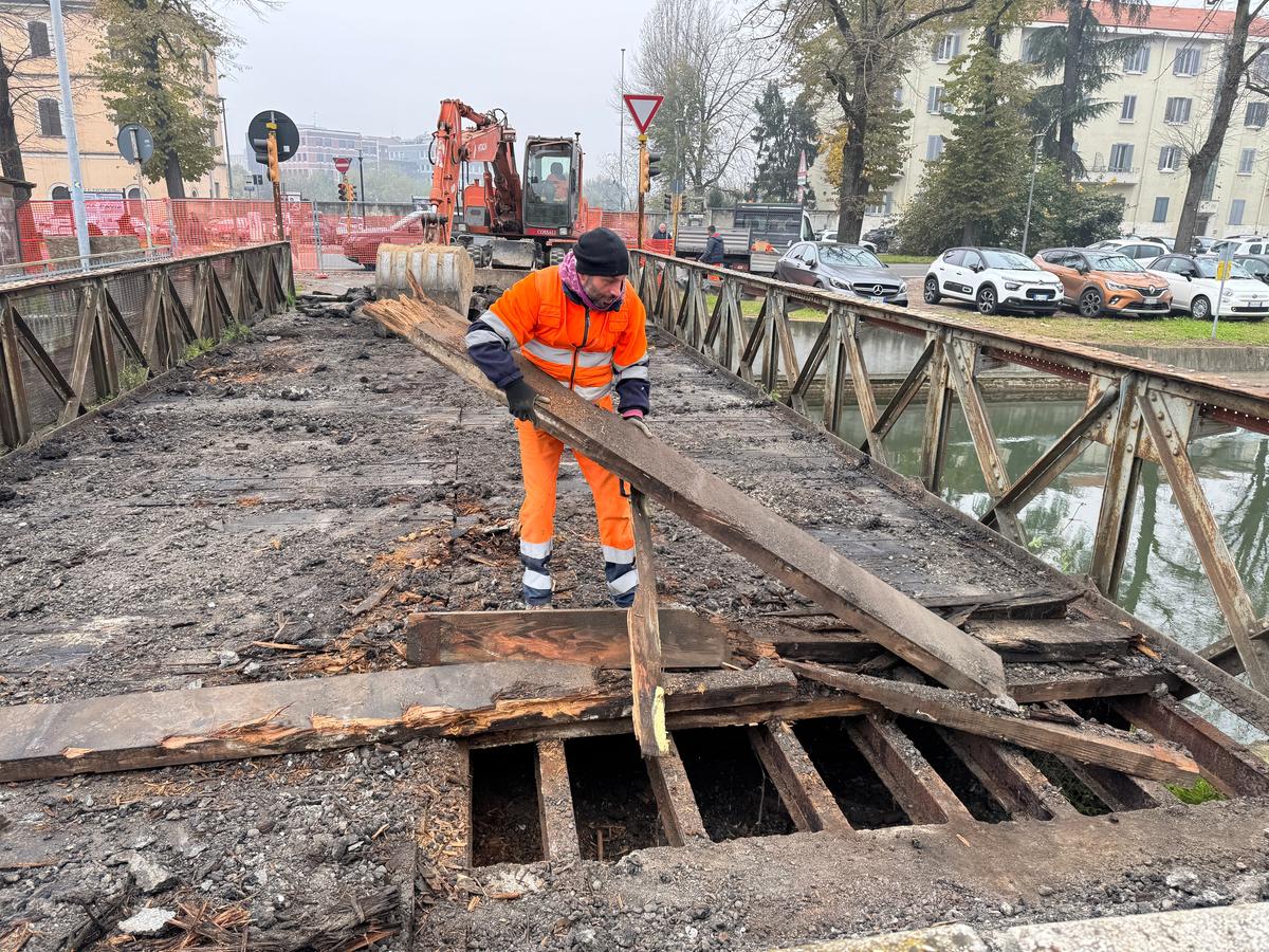 “Il ponte è irrecuperabile”: al palo via Ludovico il Moro. Il futuro diventa un rebus “Il ponte è irrecuperabile”: al palo via Ludovico il Moro. Il futuro diventa un rebus