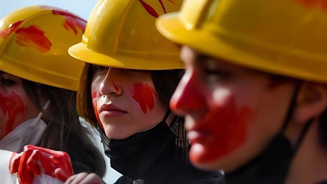 Una manifestazione dei sindacati contro gli infortuni sul lavoro Una manifestazione dei sindacati contro gli infortuni sul lavoro