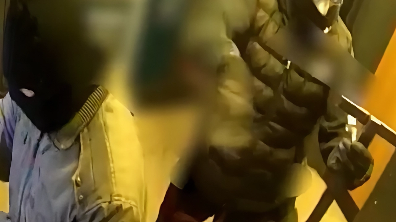 Smantellata una banda di ladri foggiani: sono accusati di 17 raid in pochi mesi. Tre colpi nella notte del 19 settembre tra Cassolnovo, Mortara e Gudo Visconti. . Smantellata una banda di ladri foggiani: sono accusati di 17 raid in pochi mesi. Tre colpi nella notte del 19 settembre tra Cassolnovo, Mortara e Gudo Visconti. .