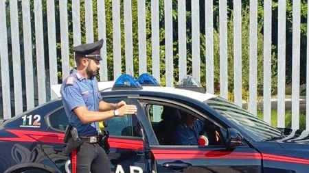 I carabinieri stanno passando al setaccio le zone più frequentate dal sospettato e hanno avviato una serie di accertamenti su quanto accaduto ieri mattina I carabinieri stanno passando al setaccio le zone più frequentate dal sospettato e hanno avviato una serie di accertamenti su quanto accaduto ieri mattina
