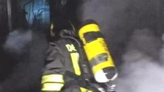 Sono intervenuti i vigili del fuoco (foto di archivio) Sono intervenuti i vigili del fuoco (foto di archivio)