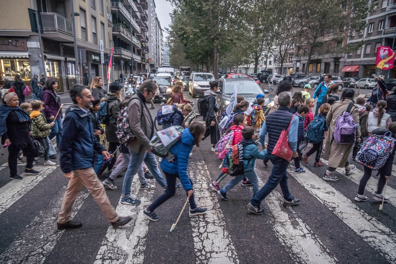 Attraversamenti sicuri in Viale Brianza a Milano (credit Lucio Luzo Lazzara Street for kids)