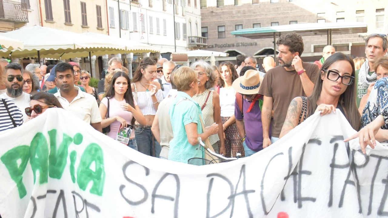 In trecento hanno sfilato per la "Palestina libera". Con loro i sindaci Lissia e Aguzzi In trecento hanno sfilato per la "Palestina libera". Con loro i sindaci Lissia e Aguzzi