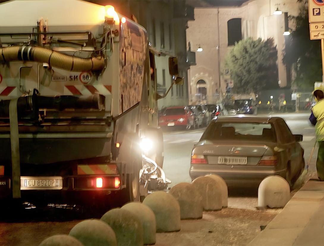 La polemica sulla pulizia stradale. Il sindaco promuove il nuovo corso: "Tante multe, ma la città ha capito" La polemica sulla pulizia stradale. Il sindaco promuove il nuovo corso: "Tante multe, ma la città ha capito"