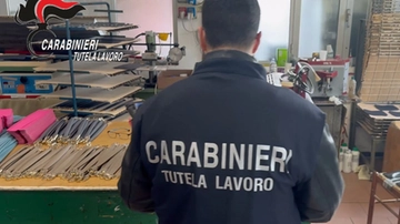 Giorgio Armani Operations in amministrazione giudiziaria: accertamenti su presunto sfruttamento del lavoro. L’azienda: “Sempre attuato misure di controllo”