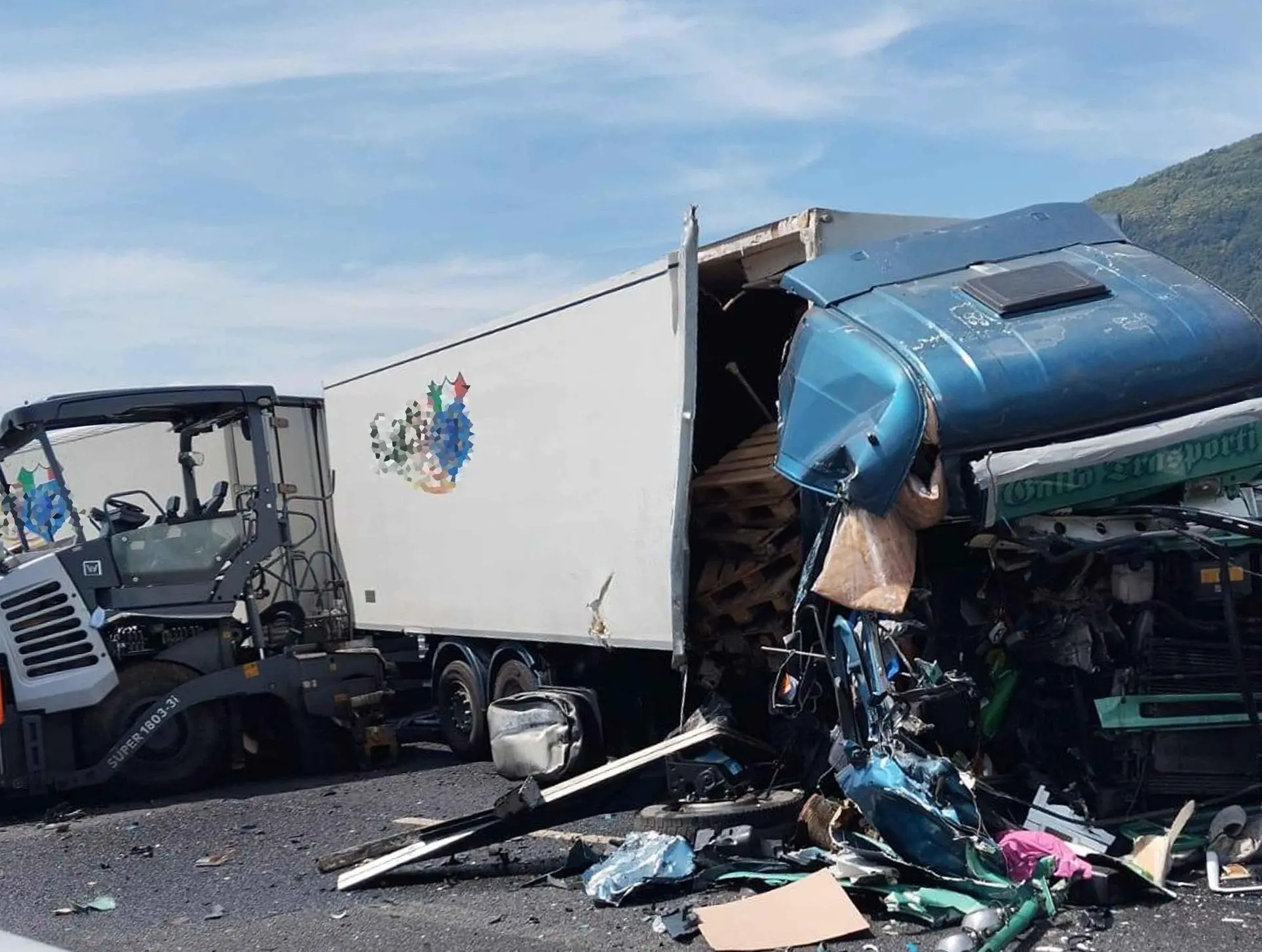 Spaventoso incidente stradale sulla Ss 38, traffico in tilt