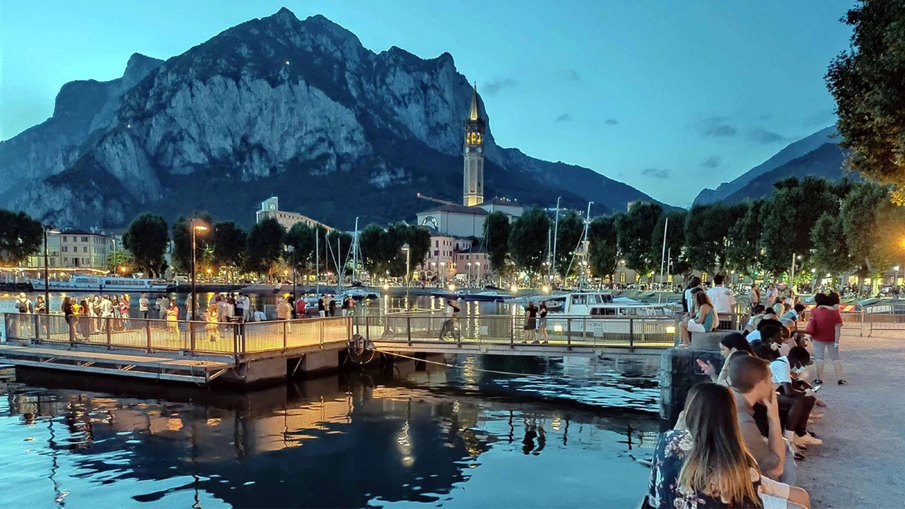 L’aggressione è andata in scena sul lungolago di Lecco L’aggressione è andata in scena sul lungolago di Lecco
