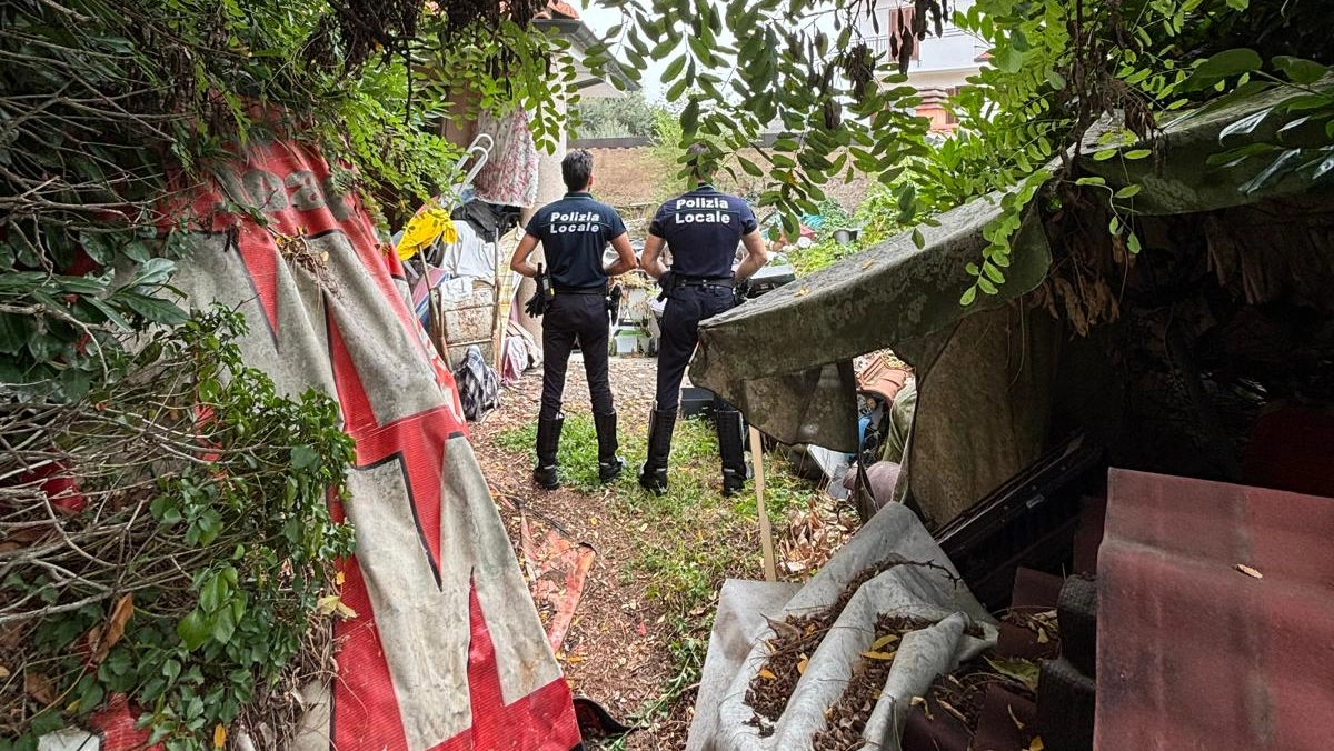 La discarica abusiva scoperta a Cornaredo La discarica abusiva scoperta a Cornaredo