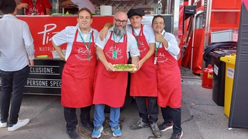 La pizza dei campioni di Formula 1? La preparano i ragazzi di Pizzaut