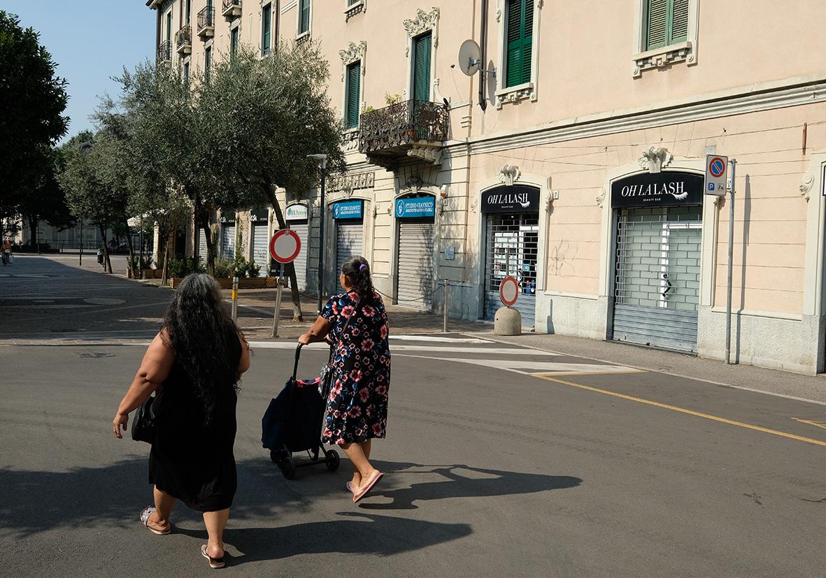 Ferragosto aperto a Monza, San Rocco e i negozi che resistono: “Mi giro e i clienti sono scappati” Ferragosto aperto a Monza, San Rocco e i negozi che resistono: “Mi giro e i clienti sono scappati”