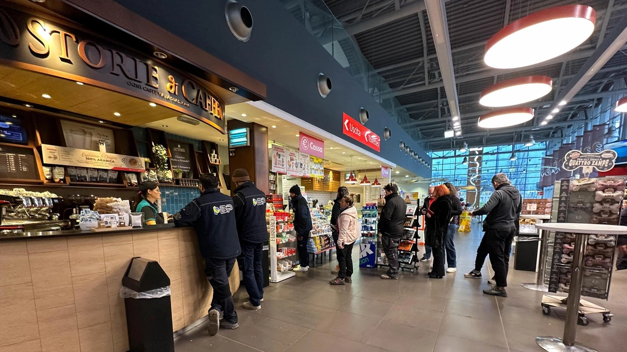 L’autogrill Somaglia Ovest, lungo la carreggiata sud dell’Autostrada del Sole, dove è stato venduto il biglietto che ha vinto 5 milioni di euro il premio più alto messo in palio dalla Lotteria Italia L’autogrill Somaglia Ovest, lungo la carreggiata sud dell’Autostrada del Sole, dove è stato venduto il biglietto che ha vinto 5 milioni di euro il premio più alto messo in palio dalla Lotteria Italia