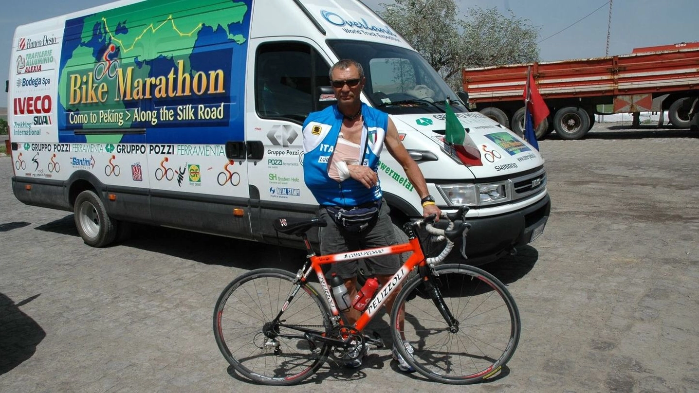 Dario Piasini ci riprova a conquistare l'Uzbekistan in bici dopo l'infortunio che lo ha fermato la prima volta