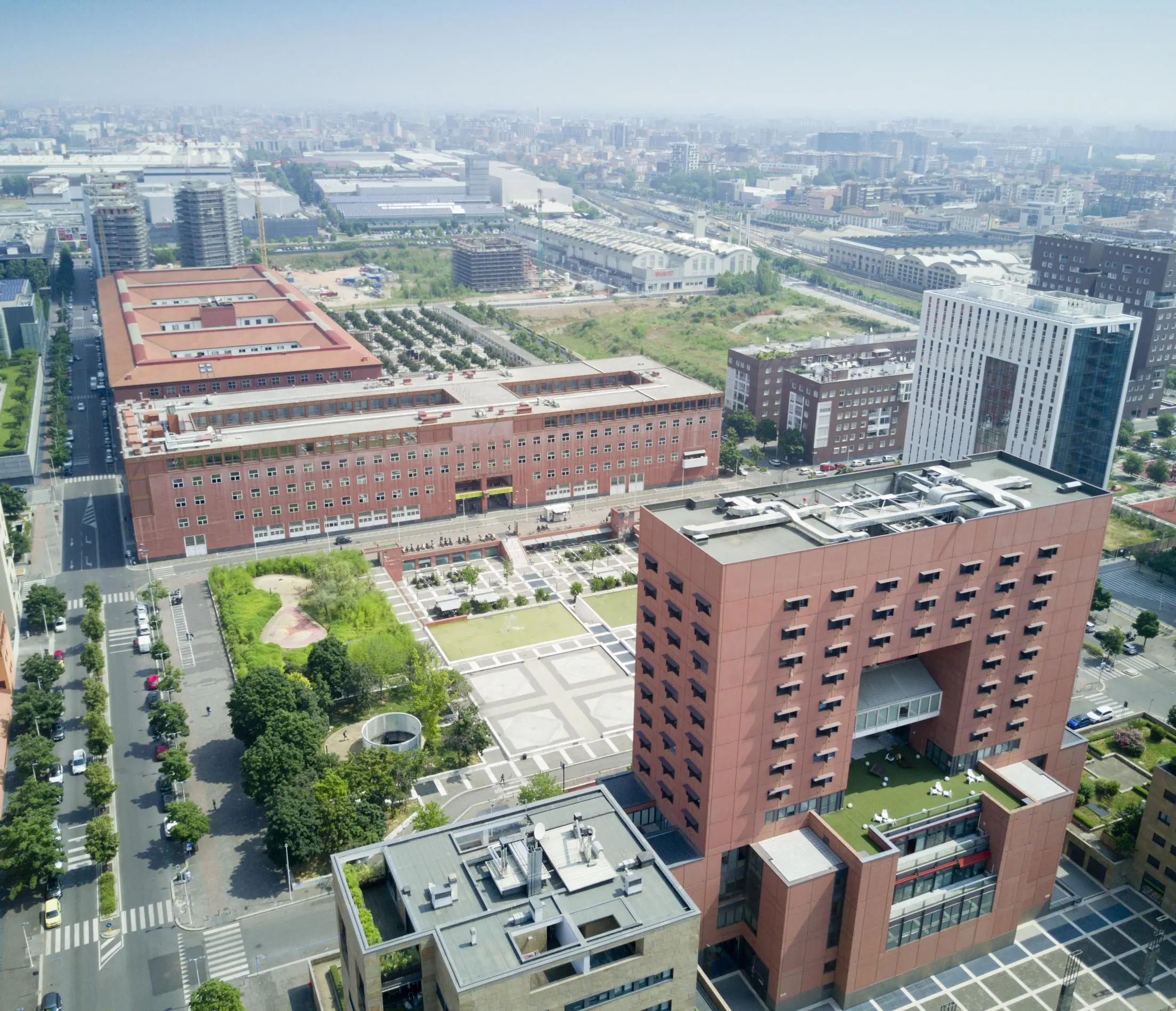 Università Milano Bicocca, un Rettorato per tre: si sfidano il chimico, l’informatico e il fisico. Tra nove giorni si vota