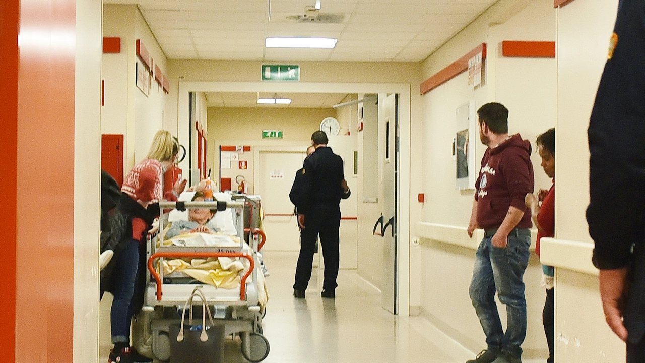 La donna è stata ricoverata nell'ospedale di Sant'Agata di Militello. Dopo un primo miglioramento, c'è stato il decesso improvviso La donna è stata ricoverata nell'ospedale di Sant'Agata di Militello. Dopo un primo miglioramento, c'è stato il decesso improvviso