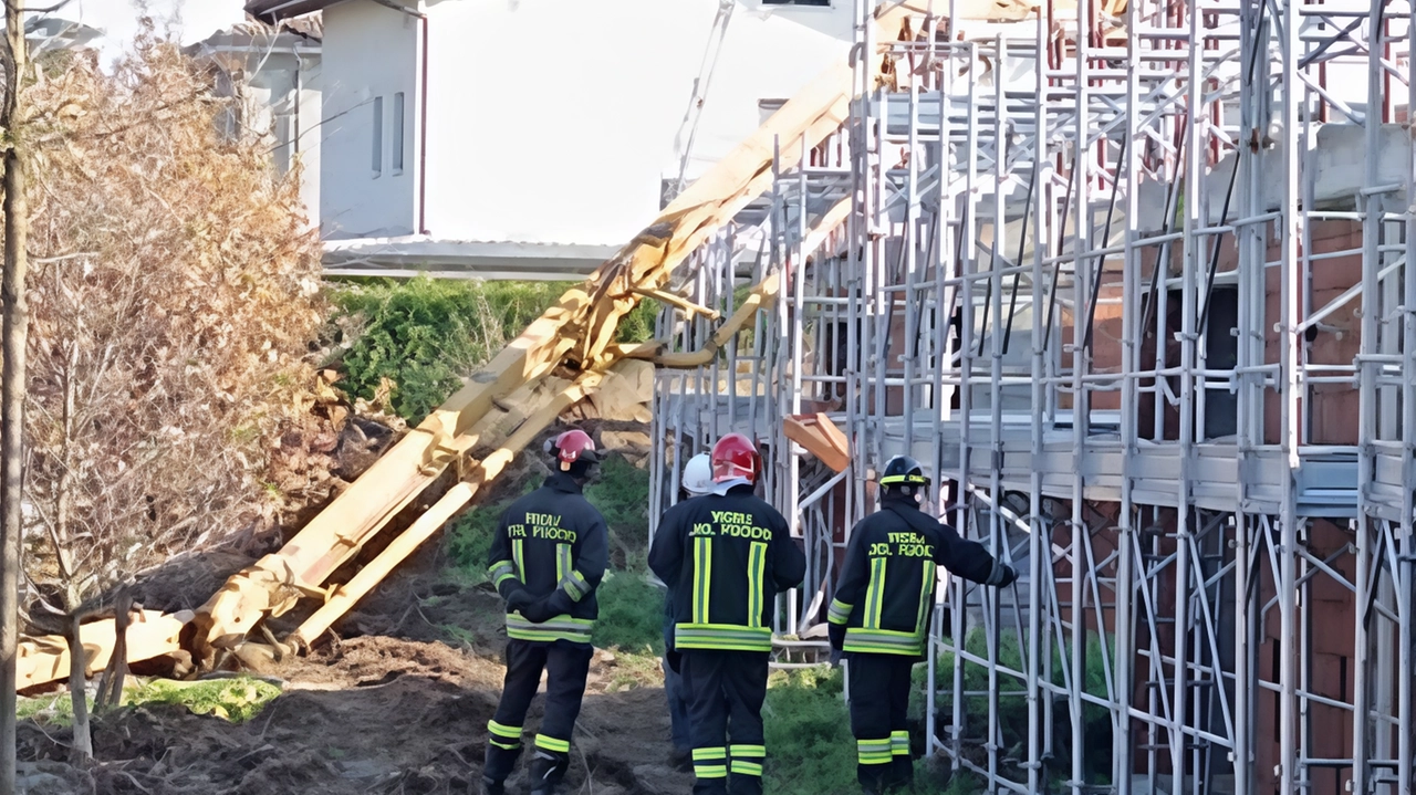 Cantiere sequestrato a Soncino. Dopo l’incidente costato la vita giovedì mattina a Giuseppe Bolognini, 58enne operaio di Pumenengo (Bg) rimasto...