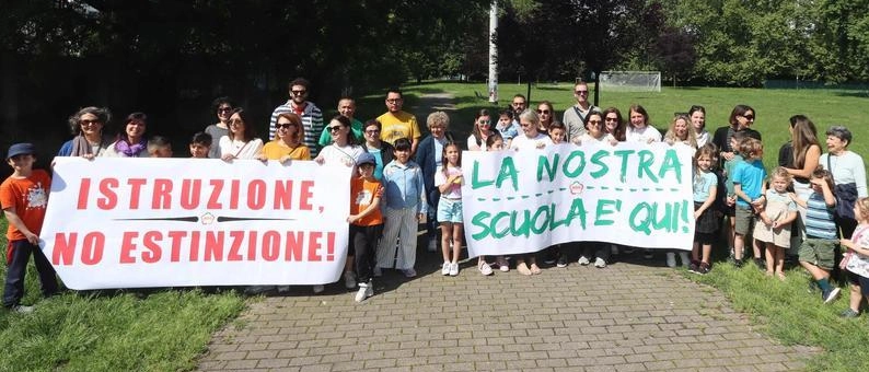 L’odissea dell’istituto Massaua. Festa nella scuola che non c’è: "Noi siamo ancora qui. Le ruspe no"