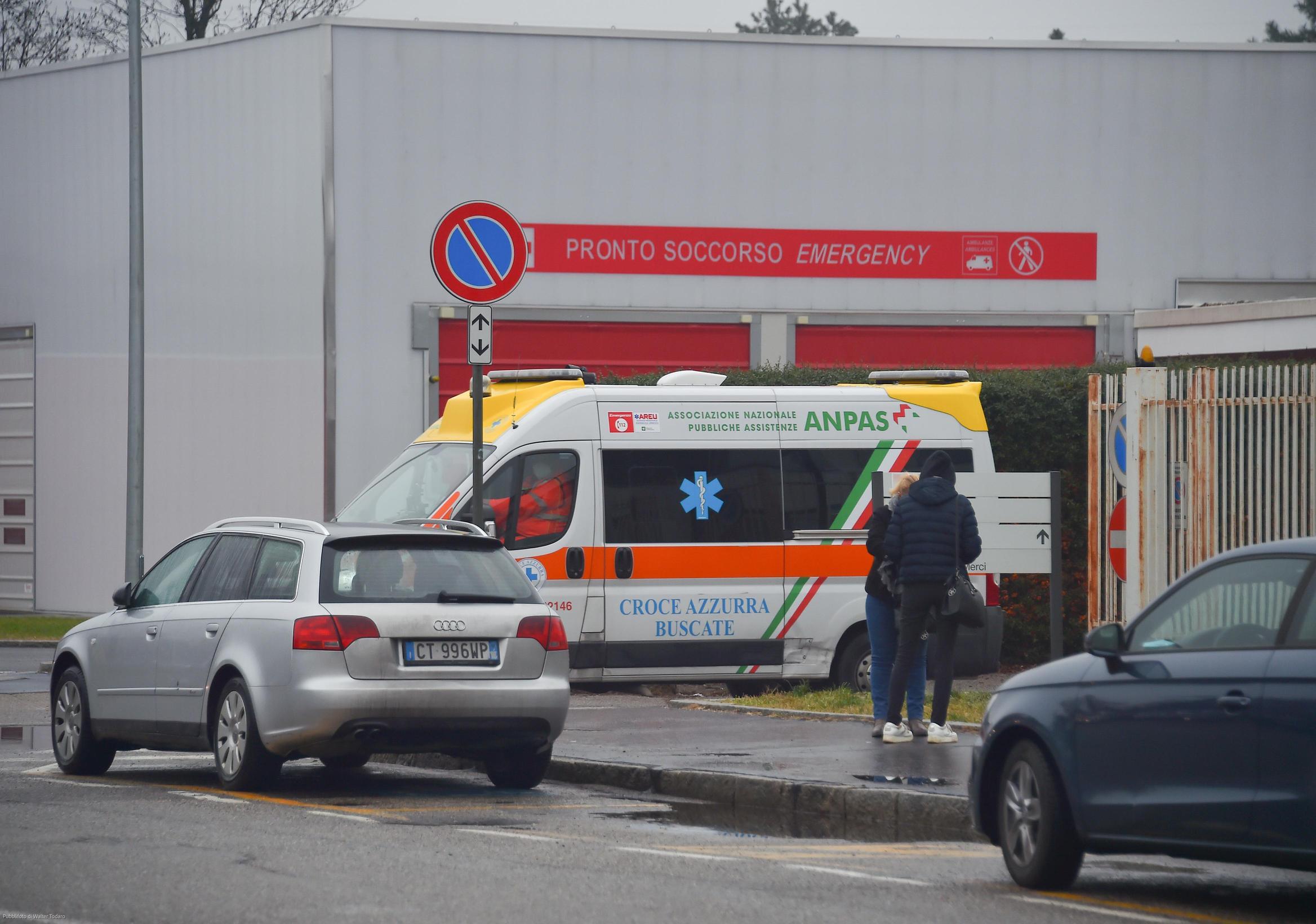 Ancora caos al pronto soccorso. Vigilante e operatori aggrediti: "Troppi rischi, non siamo tutetali" Ancora caos al pronto soccorso. Vigilante e operatori aggrediti: "Troppi rischi, non siamo tutetali"
