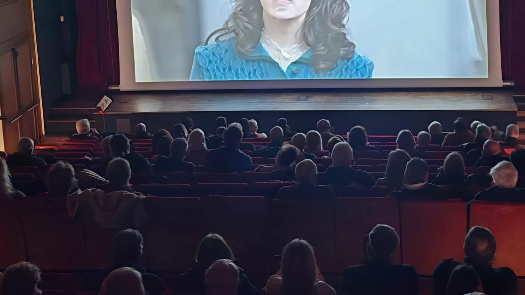 I lavori di adeguamento sono finiti, riaperte le porte del Cinema teatro Monica Vitti. Per il vernissage della sala rinnovata,... I lavori di adeguamento sono finiti, riaperte le porte del Cinema teatro Monica Vitti. Per il vernissage della sala rinnovata,...